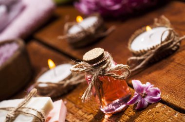 Spa arka planda çeşitli pembe ve kahverengi.