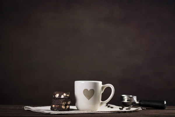 Caffè Utensili Caffettiera Sfondo Marrone Scuro Con Spazio Copia Del — Foto Stock