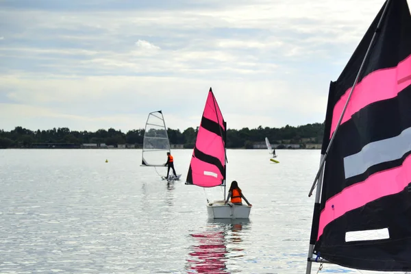 Clases de vela para niños y jóvenes Imagen de stock