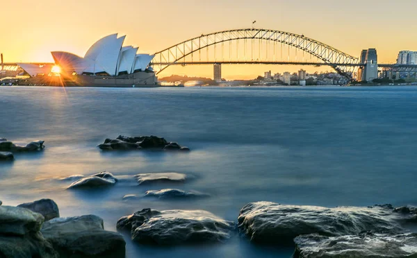 Puesta de sol en el puerto de Sydney Fotos de stock
