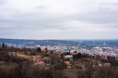 Dağdan şehrin manzarası