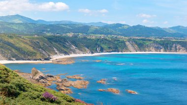 Deniz feneri Faro de Cabo Vidio, Cudillero, Asturias, İspanya.