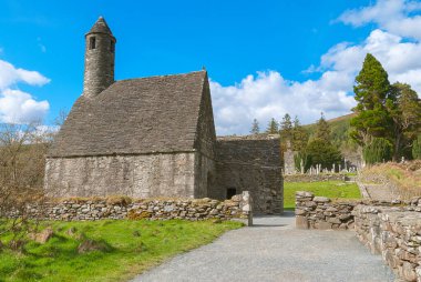 Glendalough, Wicklow, İrlanda 'daki antik manastır.