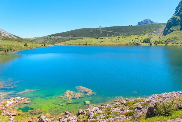 Niesamowity Krajobraz Jezior Covadonga Lagos Covadonga Picos Europa Asturia Hiszpania — Zdjęcie stockowe