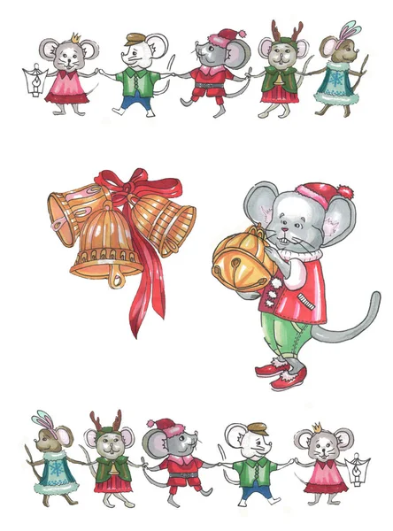 Bożonarodzeniowe dzwony, mysz w garniturze z dzwonkiem, biegająca i tańcząca mysz w garniturach — Zdjęcie stockowe