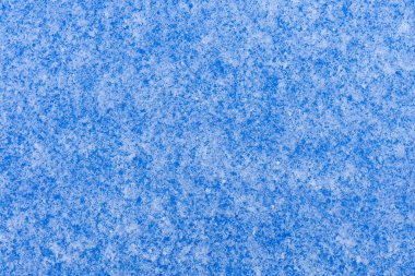 Renkli arkaplanda güzel kar