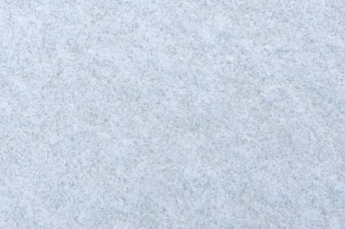 Soğuk bir günde kar yağar