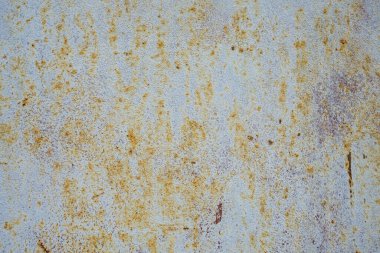 Pas, metali griye boyadı. Demirde pas var.