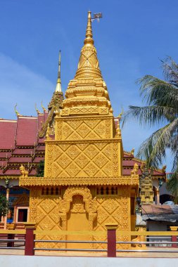 ünlü bir keşişin külleri ile altın mezar