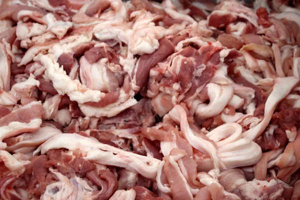 시장에서 신선한 돼지고기 — 스톡 사진