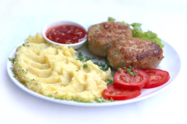 Domuz pirzolası, patates püresi, Rus ulusal mutfağı.