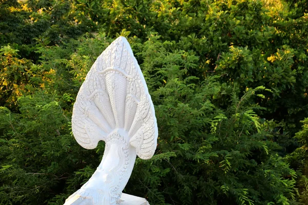 2 sembolik yedi başlı yılan Naga