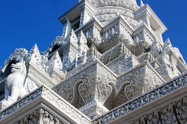 8 Les stupas contiennent les reliques de Bouddha Gautama — Photo