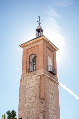 Alcala de Henares, Madrid, İspanya; 10 / 08 / 2019: Plaza Cervantes 'te yer alan Alcala de Henares' in tarihi merkezinde yer alan 