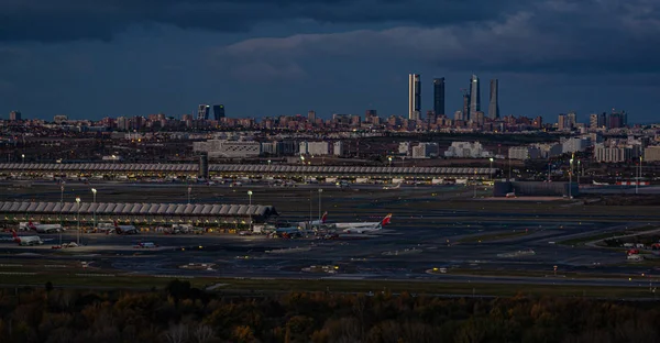 Madrid Espanha 2019 Noite Aeroporto Adolfo Suarez Madrid Barajas Com — Fotografia de Stock