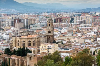 Malaga, İspanya; 12 / 20 / 2019: İspanya 'nın Malaga kentinin havadan görünüşü ve 