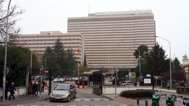 Madrid España 2020 Fachada Del Hospital General Defensa Gómez Ulla — Vídeos de Stock