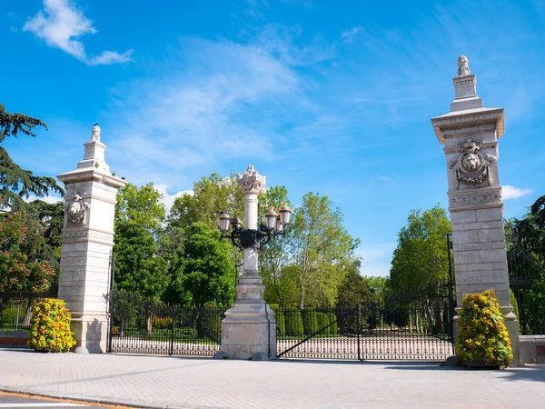 Madryt Hiszpania 2020 Madrycka Brama Parku Retiro Zamknięta Czasie Stanu — Zdjęcie stockowe