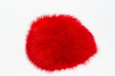 Beyaz arkaplanda kırmızı kabarık