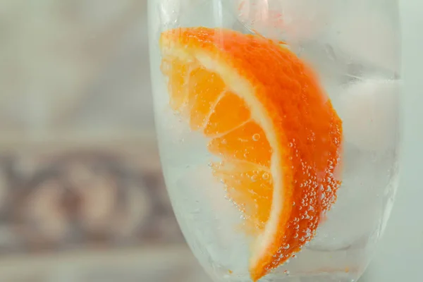 Glass Oranges Ice Sparkling Water Close — Stock Photo, Image