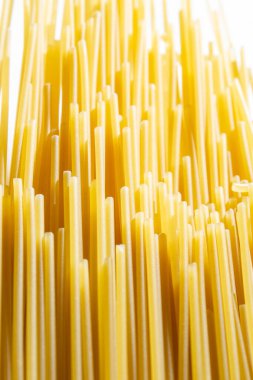 Spagetti desenli yemekler üst manzarayı kapatır.