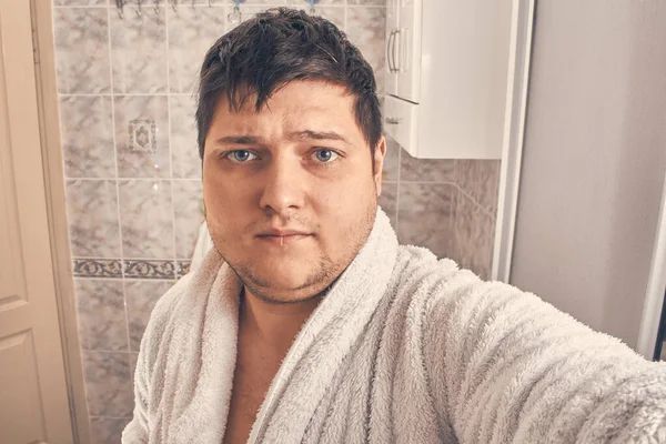 Guy White Bathrobe Bathroom Close — Stock Photo, Image