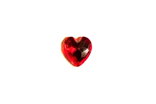 Read heart diamond issoalted on white background — ストック写真