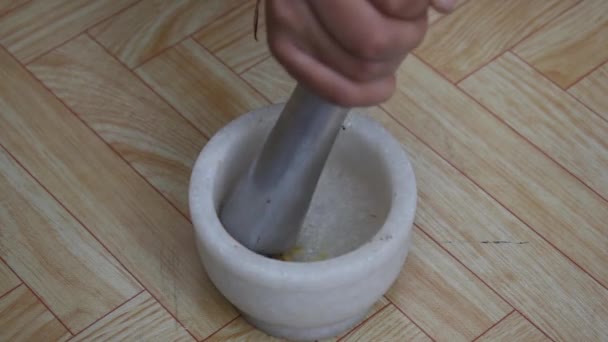 Making Natural Herb Medicine Grind Ginger Mortar — Stock Video