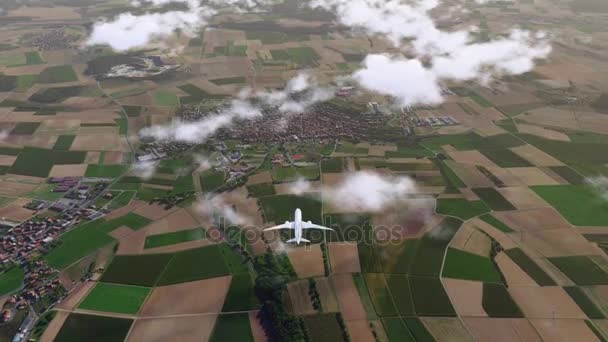 Widok Góry Białe Nie Markowe Samolotu Pasażerskiego Latające Nisko Nad — Wideo stockowe