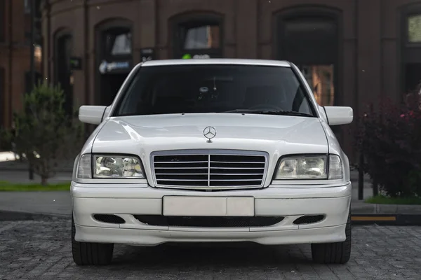 Mercedes W124 Moszkvában — Stock Fotó