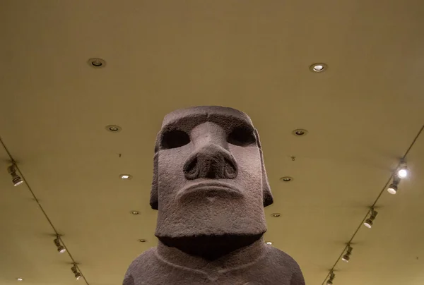 İngiliz Müzesindeki Paskalya Adası Moai