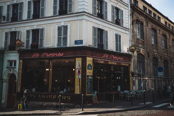 Bonitas vistas de París en perspectiva al amanecer — Foto de Stock