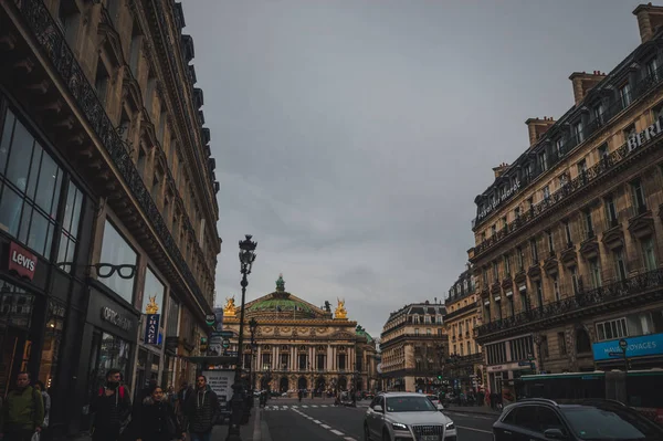 Belas vistas de Paris em perspectiva ao nascer do sol — Fotografia de Stock