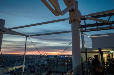 Gün batımında Paris 'in güzel manzarası