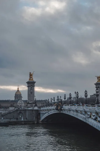 Güzel Paris manzarası ve sokakları.