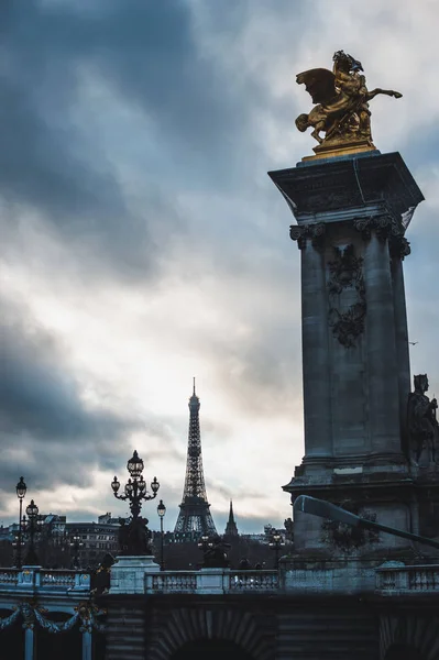 Güzel Paris manzarası ve sokakları.