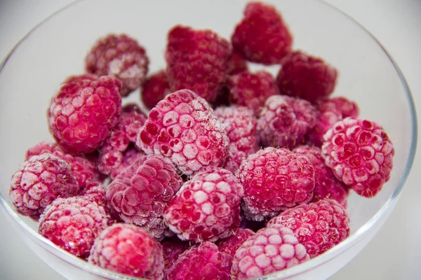 Framboises Congelées Sur Fond Blanc Images De Stock Libres De Droits