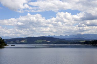 Oravas Barajı arasında dağlar, Slovakya