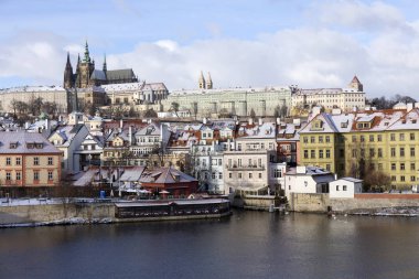 Karlı dondurmak Prag Lesser Town ile Gotik Castle, Çek Cumhuriyeti