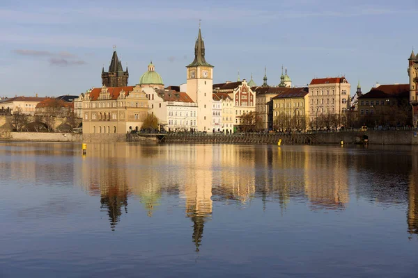 Kijk op de herfst Prague City, Tsjechië — Stockfoto