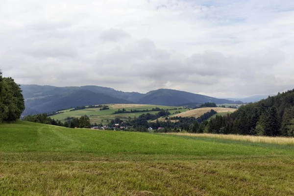Beskydy campagne, les belles montagnes dans le nord de la Bohême, République tchèque — Photo