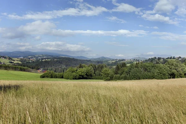 Beskydy campo, las hermosas montañas en el norte de Bohemia, República Checa — Foto de Stock