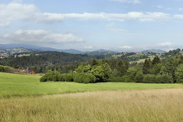 Beskydy campo, las hermosas montañas en el norte de Bohemia, República Checa — Foto de Stock