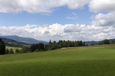 Beskydy, Kuzey Doğu Bohemia, Çek Cumhuriyeti güzel dağlarda kırsal temizleyin
