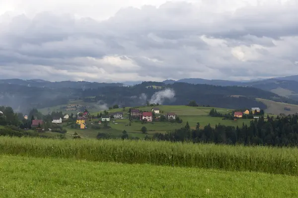 Chiaro Campagna da Beskydy, le belle montagne nel nord-est della Boemia, Repubblica Ceca — Foto Stock