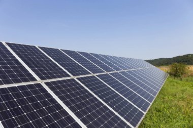 Çayır çiçekli yaz Solar Power Station 