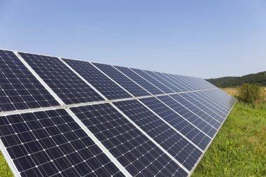 Solar Power Station yaz çayır 