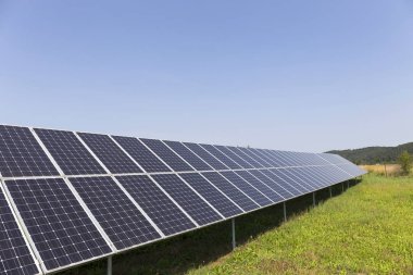 Solar Power Station yaz çayır 