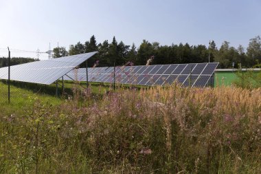 Solar Power Station yaz çayır 