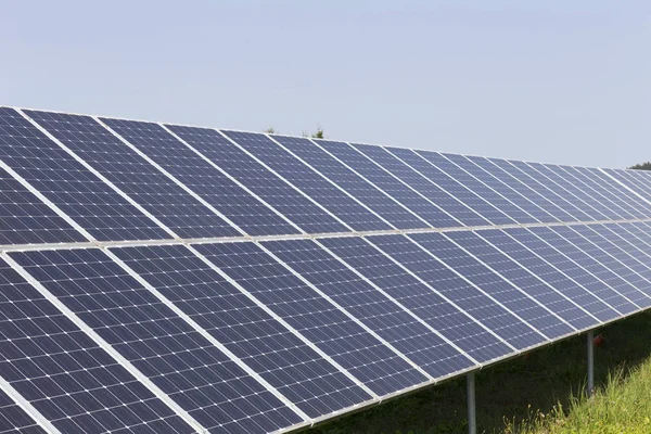 Solar Power Station on the summer Meadow — Stock Photo, Image